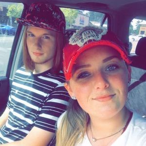 Meet your Posher, Tayler